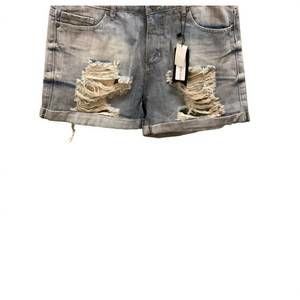 NEW IT'S ME women's boyfriend short in acid wash
